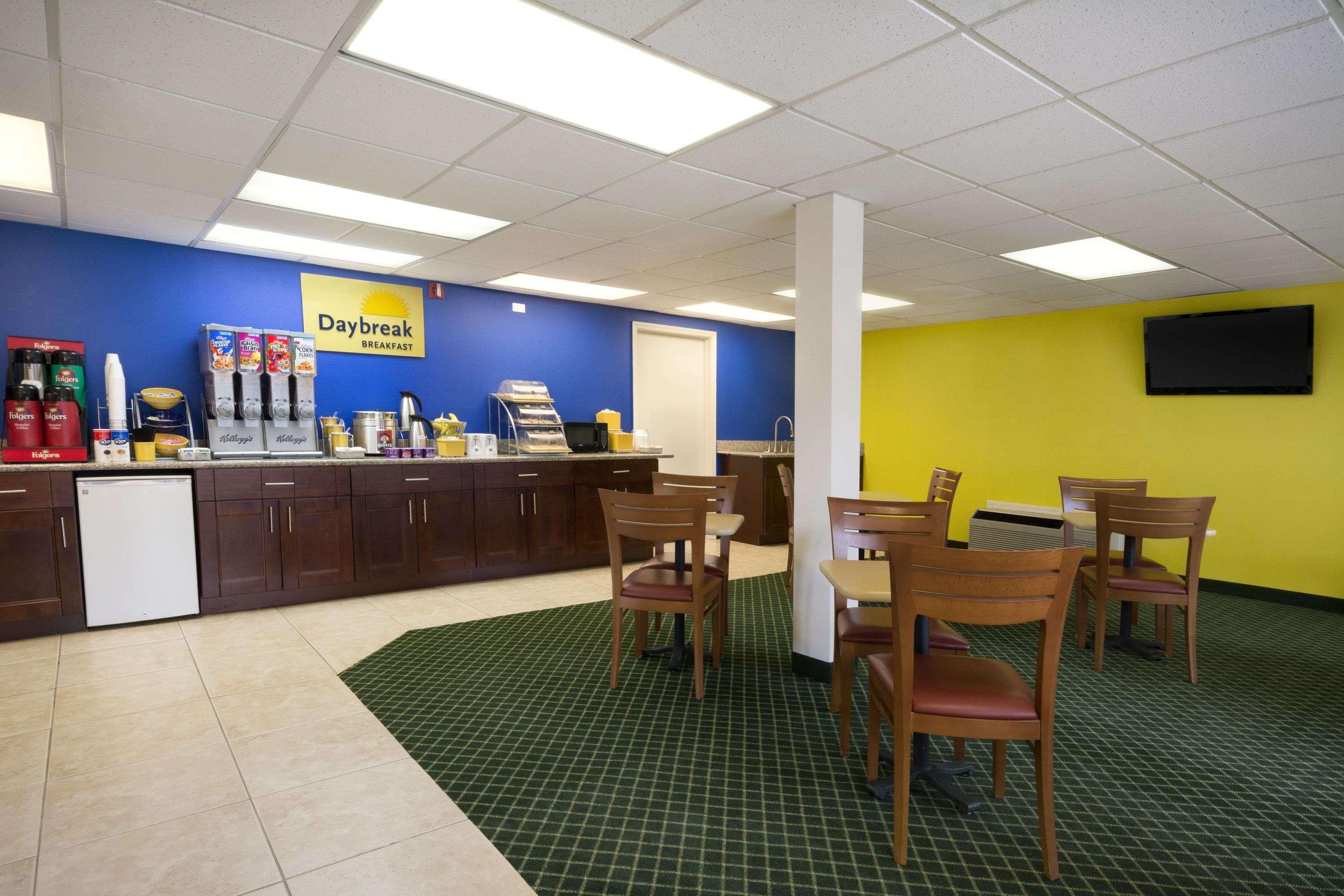 Days Inn By Wyndham Alma Luaran gambar