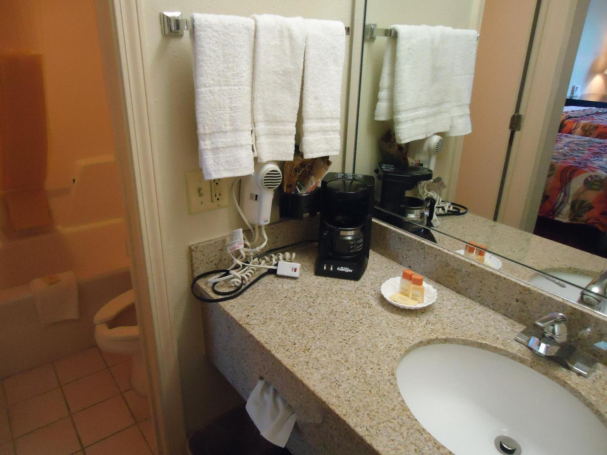 Days Inn By Wyndham Alma Luaran gambar