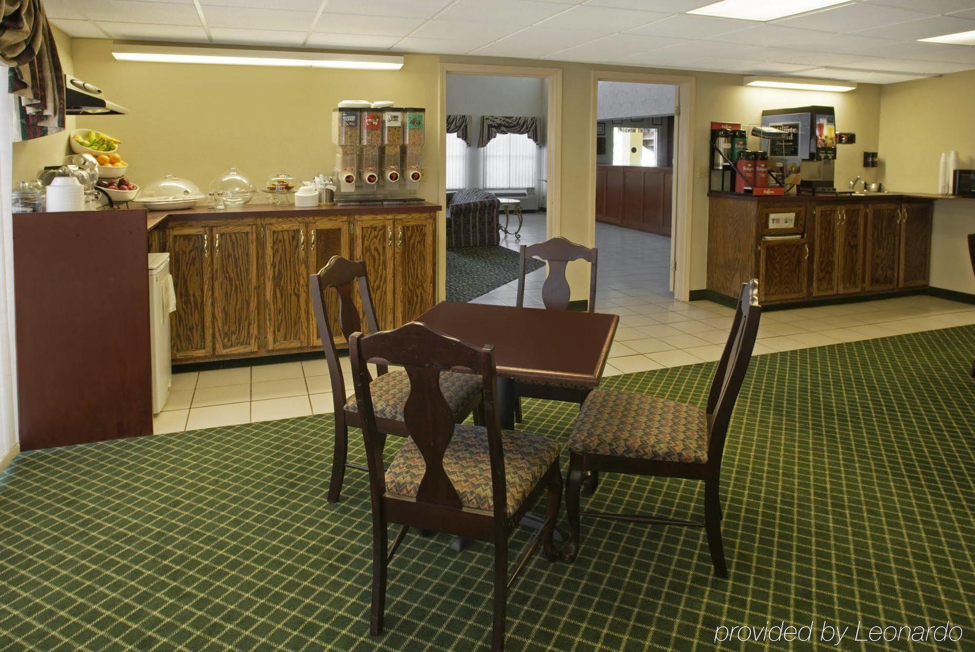 Days Inn By Wyndham Alma Restoran gambar